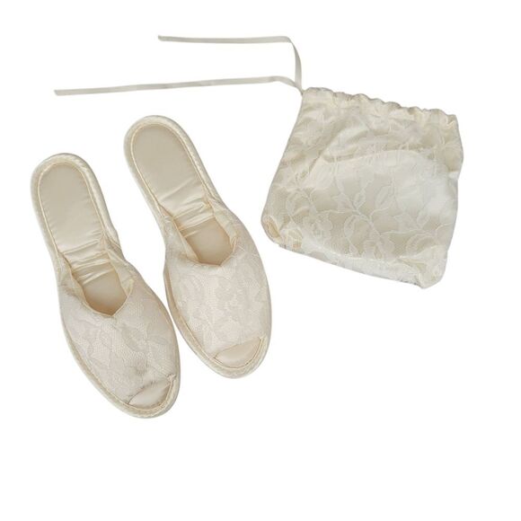Vintage Cream Satin and Lace Women's House Slippers 60s Peep Toe - Picture 1 of 13
